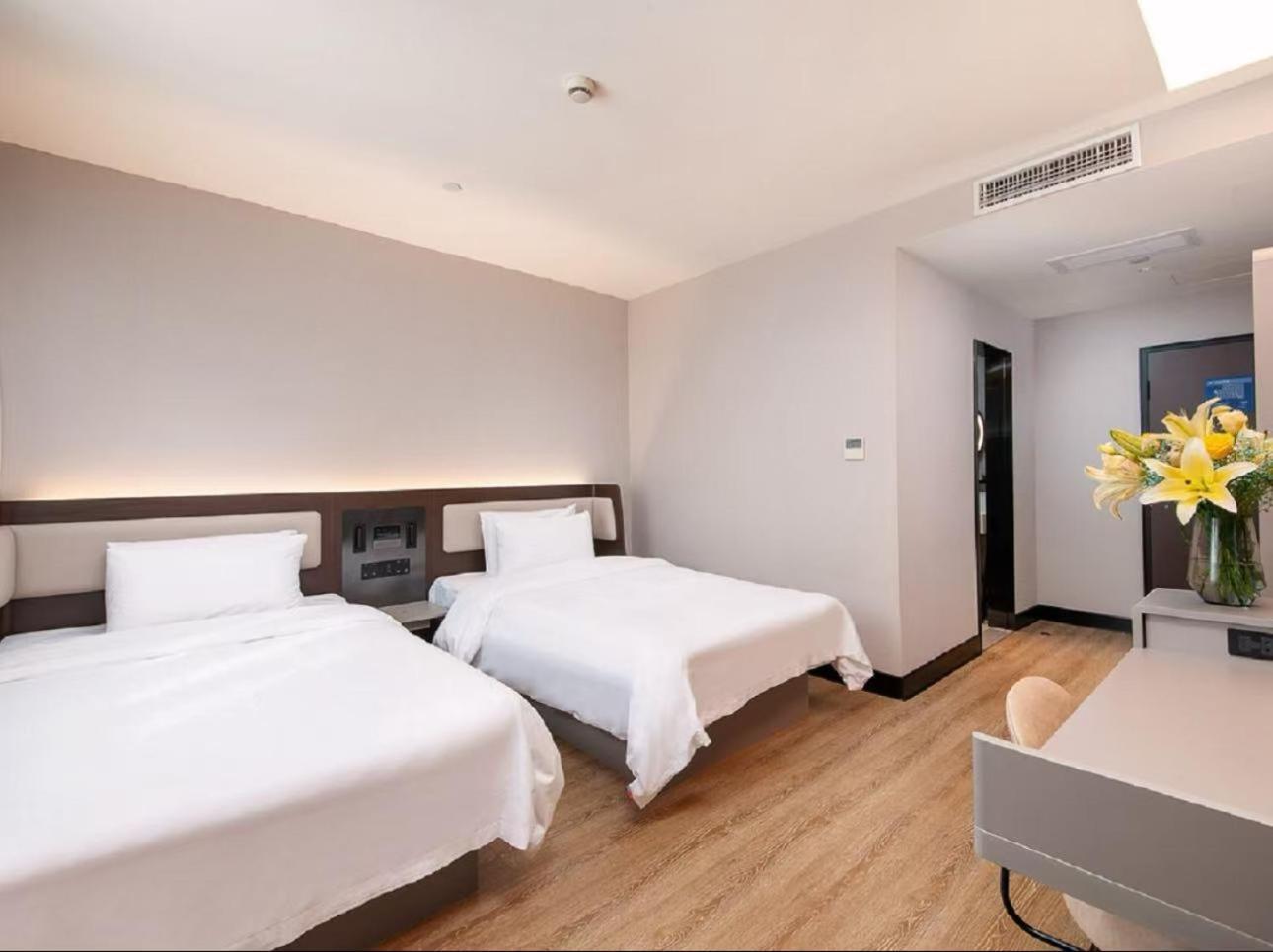 Hanting Hotel Shanghai Babaiban Pudian Road Subway Station Exterior foto